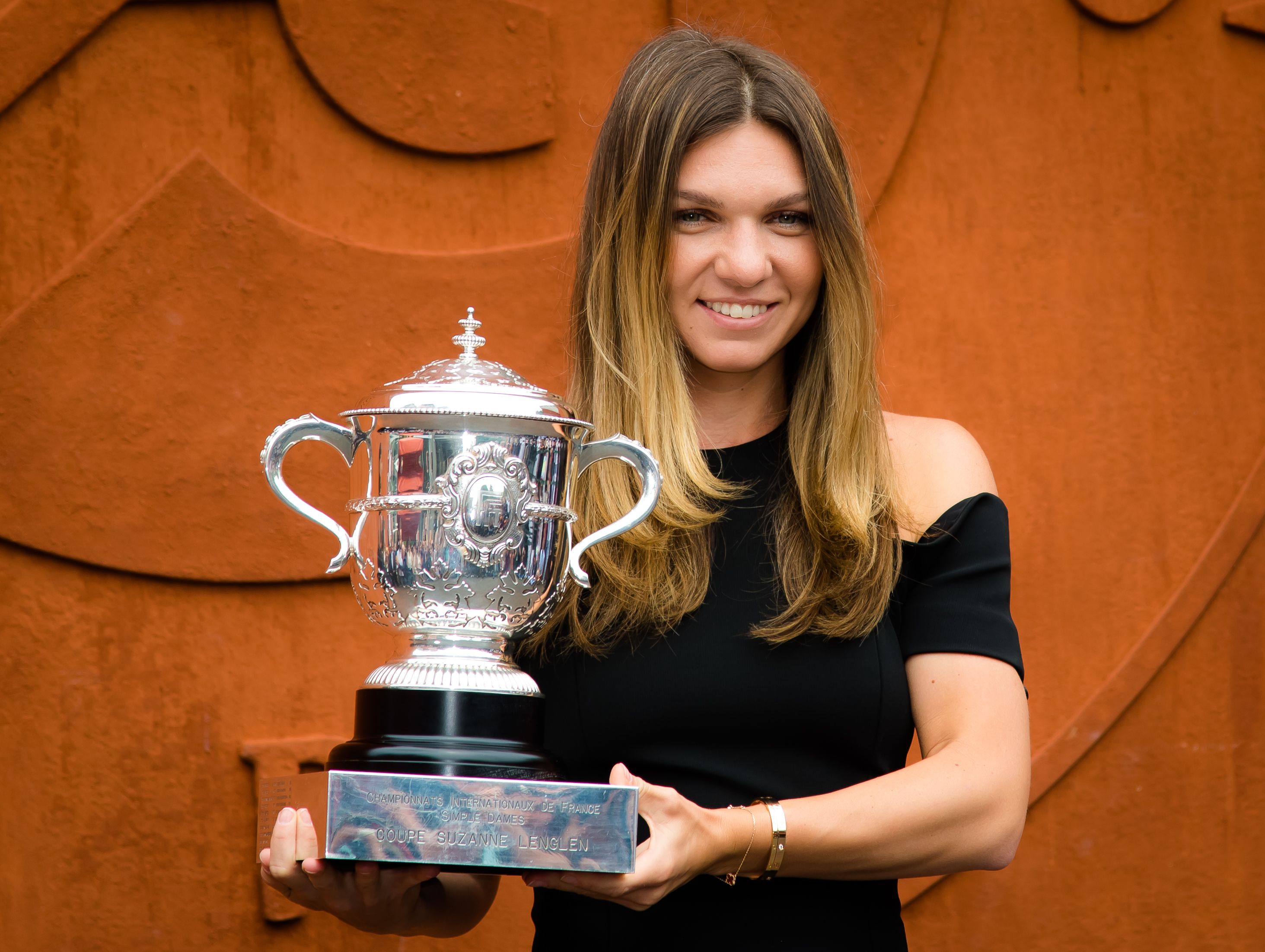 Rafael Nadal and Simona Halep win 2018 French Open Titles2927 x 2203