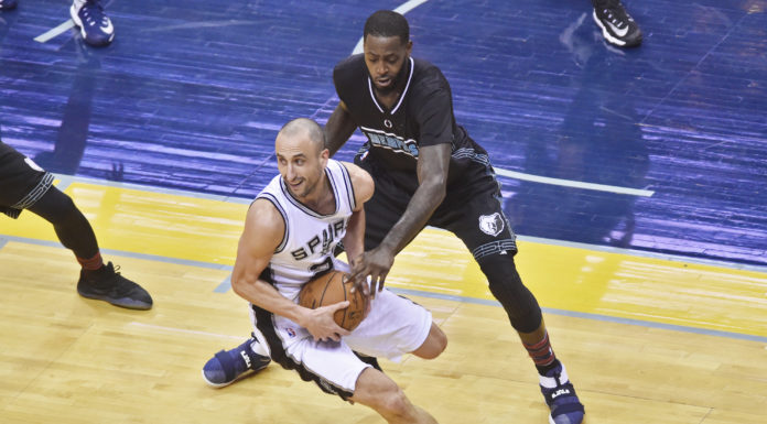 JaMychal Green (right) defends Spurs' Manu Ginobili