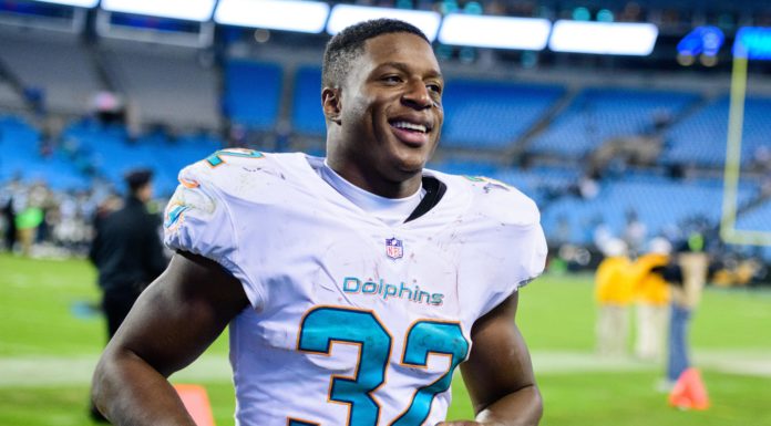 Cardinals RB Kenyan Drake on Extension: “That’ll Come In Due Time” Kenyan Drake with the Dolphins in 2017