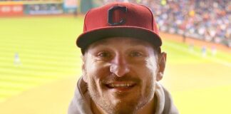 Stipe Miocic attending a baseball game in 2016.