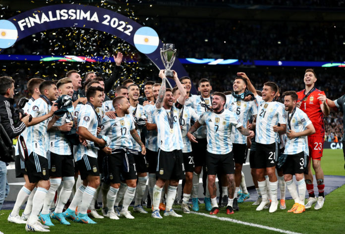 Argentina celebrated with the UEFA Finalissima 2022 trophy