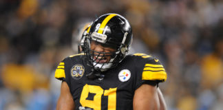 The Steelers Stephon Tuitt #91 during the Tennessee Titans vs Pittsburgh Steelers game in 2017