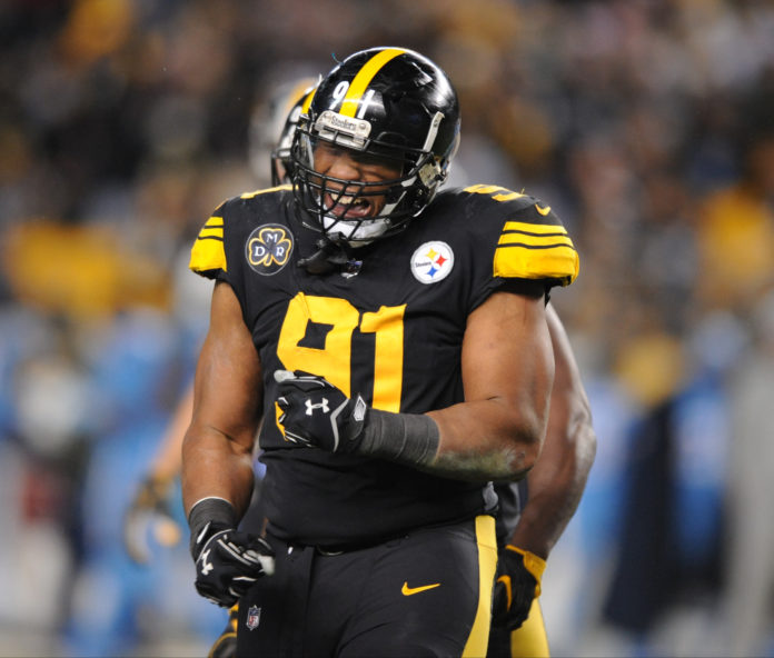 The Steelers Stephon Tuitt #91 during the Tennessee Titans vs Pittsburgh Steelers game in 2017