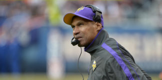 Leslie Frazier with the Minnesota Vikings in 2012