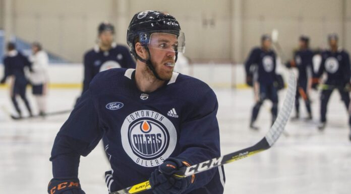 Edmonton Oilers Wins Heritage Classic as McDavid Returns From Injury Edmonton Oilers' Connor McDavid in 2020