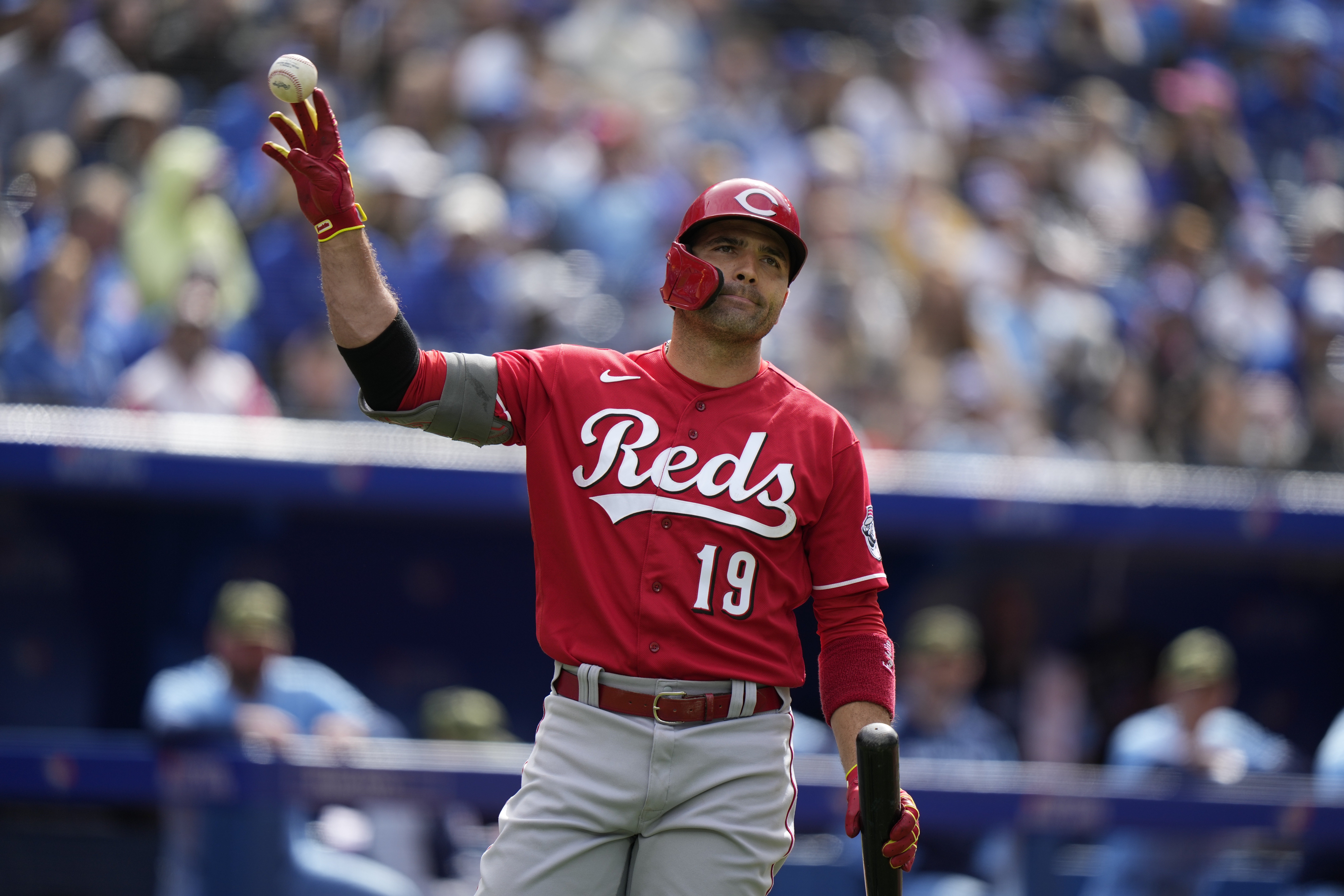 Joey Votto with the Cincinnati Reds in May 2022