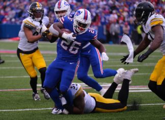 Devin Singletary with the Steelers in October 2022.