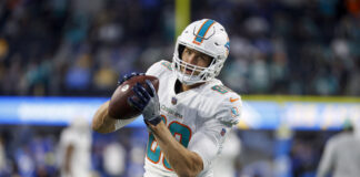 Mike Gesicki with Miami Dolphins in December 2022.