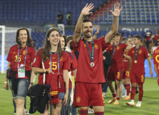 Yeremy Pino of Spain and family celebrate the victory following the UEFA Nations League 2023 Final football match between Croatia and Spain in June 2023