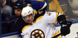 Boston Bruins' David Krejci and St. Louis Blues' Alex Steen in 2009