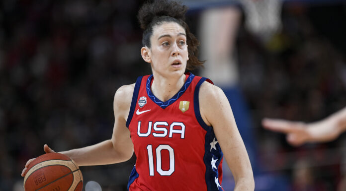 New York Liberty Lifts WNBA Commissioner’s Cup New York Liberty's Breanna Stewart with USA in 2022