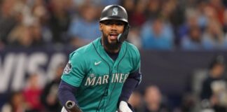 Teoscar Hernandez with the Seattle Mariners in April 2023