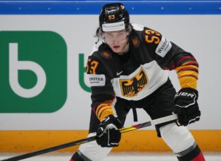 Moritz Seider with Germany in May 2021