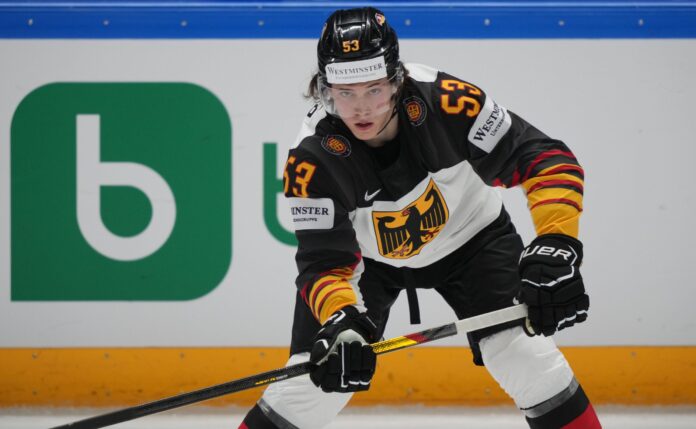 Moritz Seider with Germany in May 2021