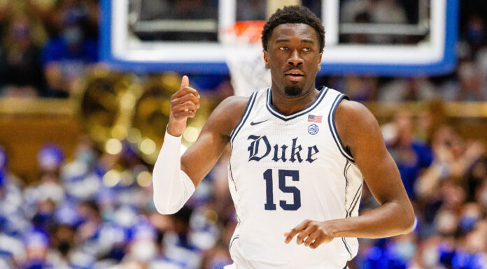 Mark Williams with the Duke Blue Devils in February 2022